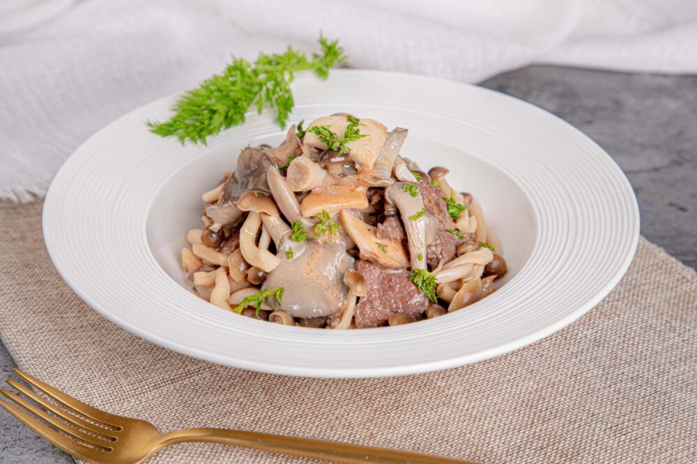 Beef stew with 3 kinds of mushrooms